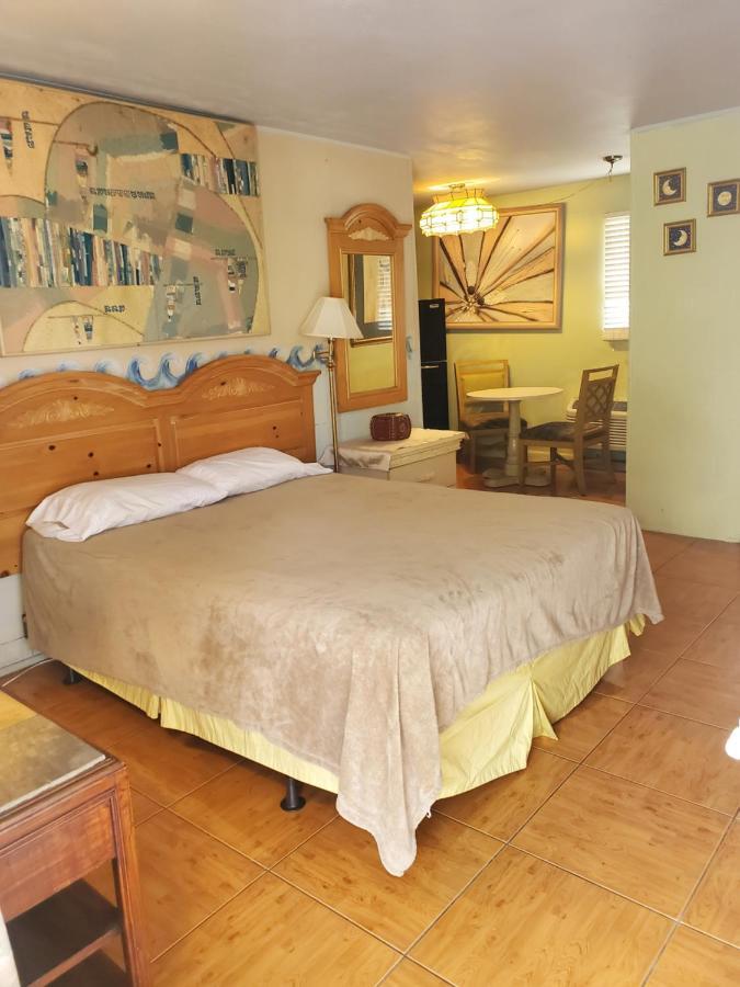 Conty'S Motel Naples Manor Екстер'єр фото