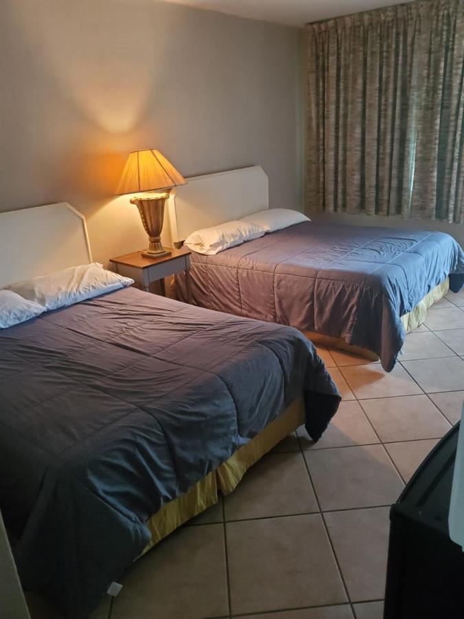 Conty'S Motel Naples Manor Екстер'єр фото