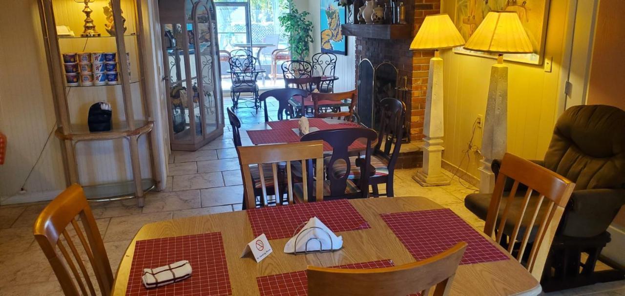 Conty'S Motel Naples Manor Екстер'єр фото