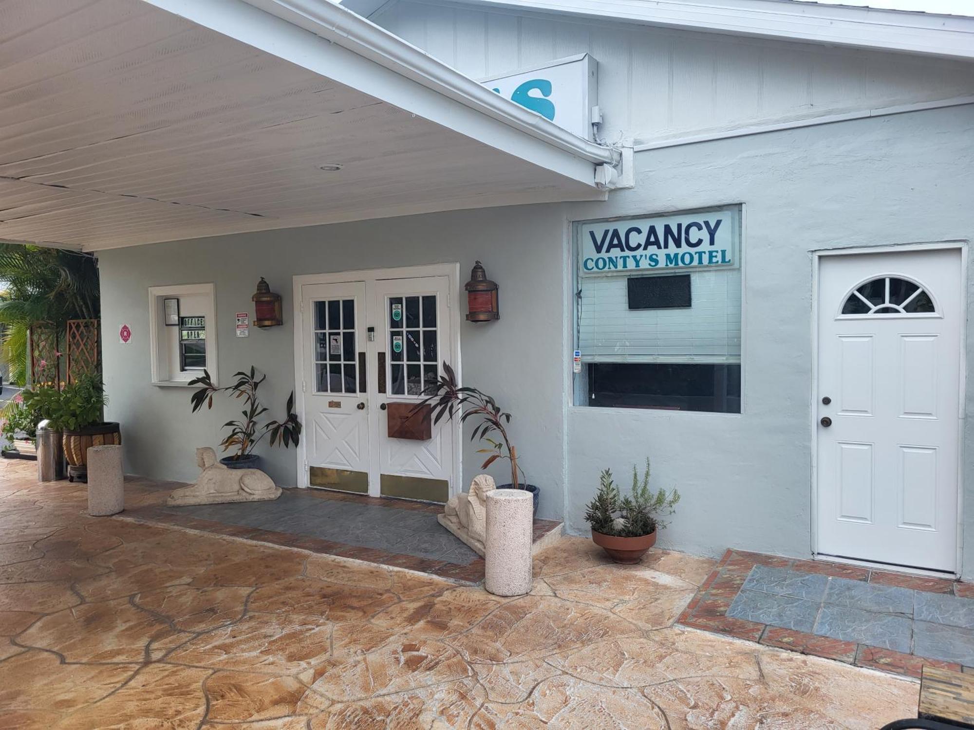 Conty'S Motel Naples Manor Екстер'єр фото